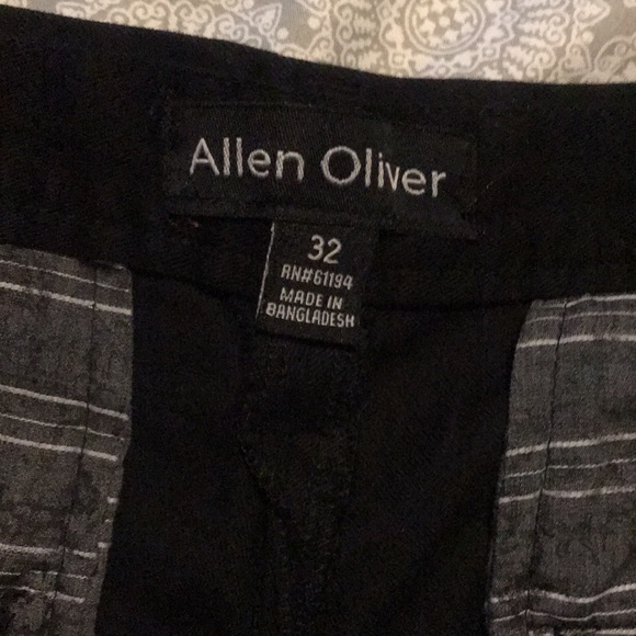 Black shorts - Picture 2 of 3